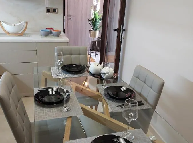 アパート Rika's Seaside ハニア