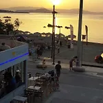Rika's Seaside Apartman