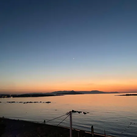 Rika's Seaside アパート