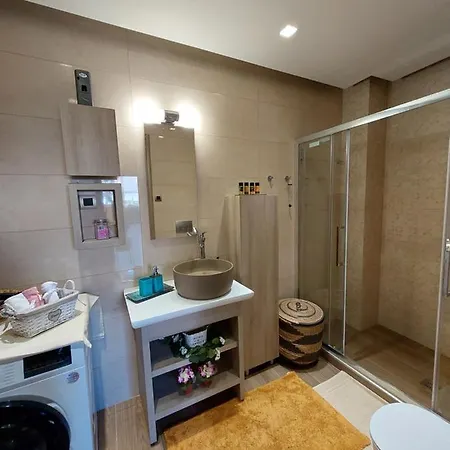 Rika's Seaside ハニア